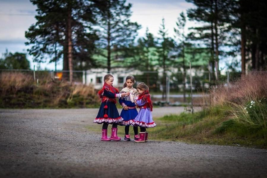 Sámi kids at Inari village